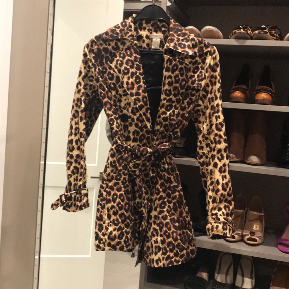 Vertigo Paris Animal print trench coat